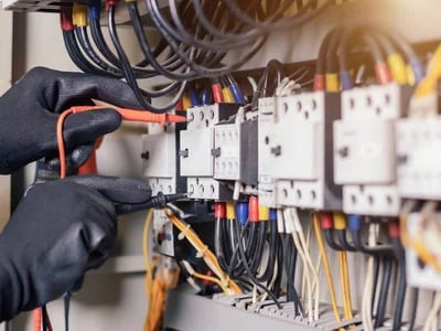 Die Bedeutung von UVV Prüfungen bei der Durchführung der DGUV V3 Prüfung für Ihre elektrischen Anlagen